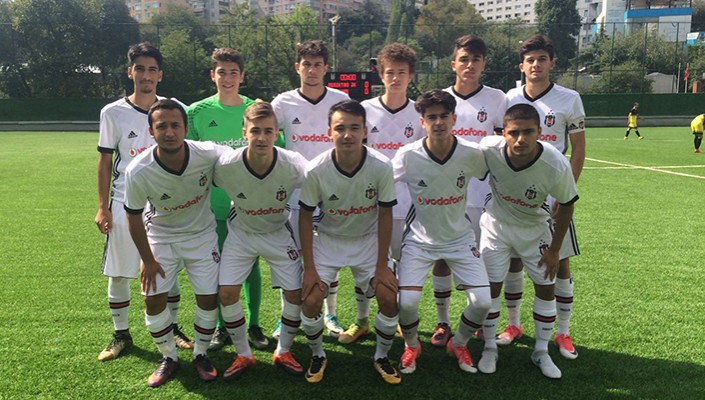 Beşiktaş:3 Fenerbahçe:1 (U-16) Beşiktaş:3 Fenerbahçe:1 (U-16)