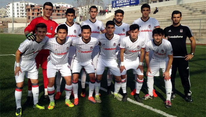 Kocaeli Birlikspor:4 Beşiktaş:3 (U-19) Kocaeli Birlikspor:4 Beşiktaş:3 (U-19)