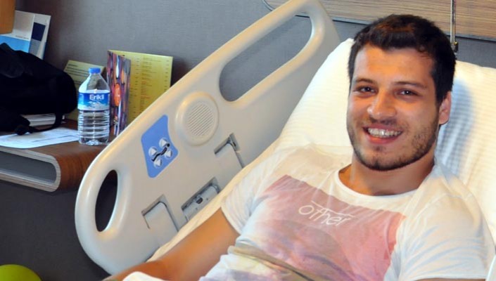 Ömer Ozan Arifoğlu Ameliyat Oldu Ömer Ozan Arifoğlu Ameliyat Oldu
