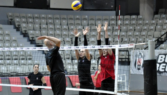 Bayan Voleybol Takımımız Kondisyon ve Taktik Çalıştı Bayan Voleybol Takımımız Kondisyon ve Taktik Çalıştı
