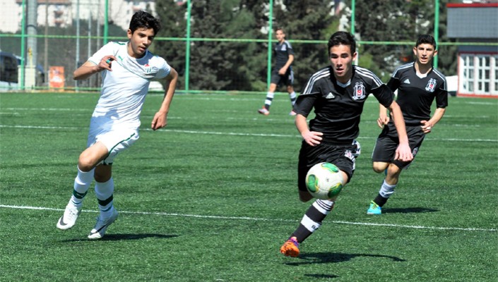 Beşiktaş:3 Bursaspor:1 (U-14) Beşiktaş:3 Bursaspor:1 (U-14)