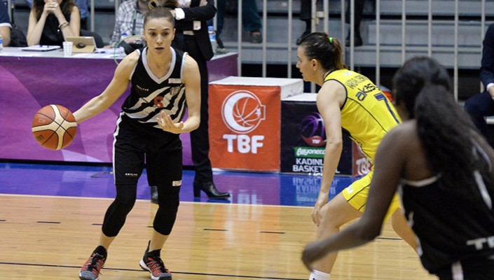 Esra Erden Atacan: ‘Bizim için her şey daha bitmiş değil’ Esra Erden Atacan: ‘Bizim için her şey daha bitmiş değil’