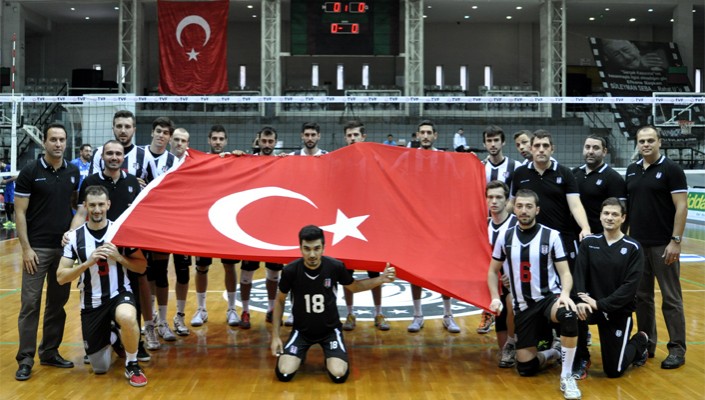 Erkek Voleybol Takımımız Cumhuriyet Bayramı'nı Kutladı Erkek Voleybol Takımımız Cumhuriyet Bayramı'nı Kutladı