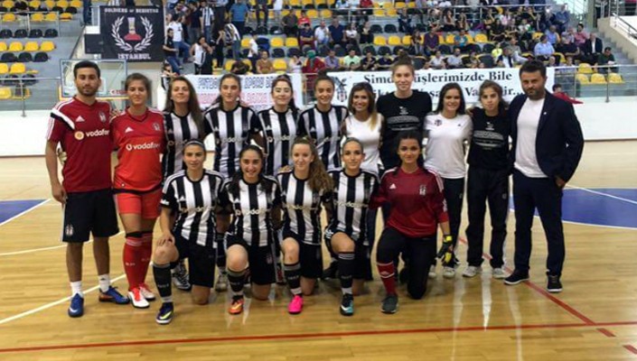 Kadın Futbol Takımımız, Futsal Ligi’ni İkinci Tamamladı Kadın Futbol Takımımız, Futsal Ligi’ni İkinci Tamamladı