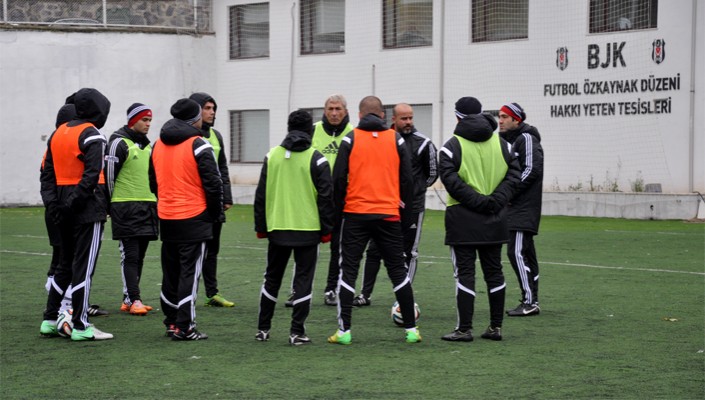 Futbol Özkaynak Düzeni Antrenörlerimiz Haftalık Eğitimlerini Gerçekleştirdi Futbol Özkaynak Düzeni Antrenörlerimiz Haftalık Eğitimlerini Gerçekleştirdi