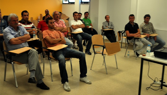 Antrenörlerimiz Seminere Katıldı Antrenörlerimiz Seminere Katıldı