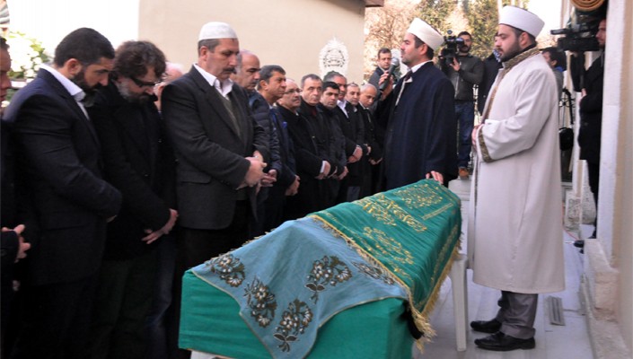 Sulhiye Ürkmezgil Son Yolculuğuna Uğurlandı Sulhiye Ürkmezgil Son Yolculuğuna Uğurlandı
