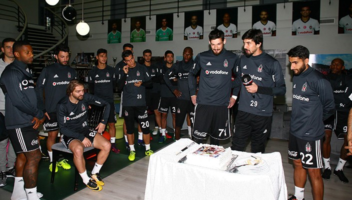 Tolga Zengin’in Doğum Günü Kutlandı Tolga Zengin’in Doğum Günü Kutlandı