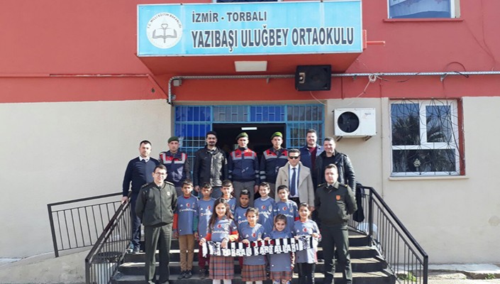 Torbalı Beşiktaşlılar Derneği’nden Anlamlı Etkinlik Torbalı Beşiktaşlılar Derneği’nden Anlamlı Etkinlik