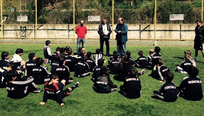 Ufuk Pak’tan BJK Beykoz Futbol Okulu’na Ziyaret Ufuk Pak’tan BJK Beykoz Futbol Okulu’na Ziyaret