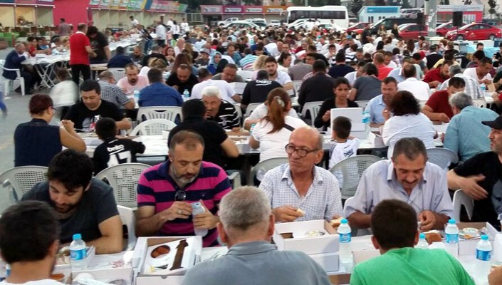 Beylikdüzü Beşiktaşlılar Derneği’nden İftar Yemeği Beylikdüzü Beşiktaşlılar Derneği’nden İftar Yemeği
