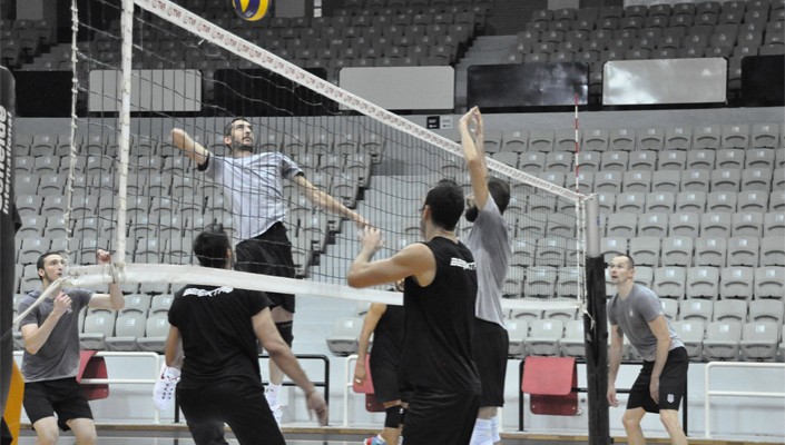 Erkek Voleybol Takımımızda Yeni Sezon Hazırlıkları Sürüyor Erkek Voleybol Takımımızda Yeni Sezon Hazırlıkları Sürüyor