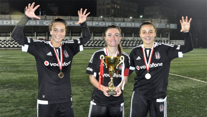 Kadın Futbol Takımımızın Oyuncularından Açıklamalar Kadın Futbol Takımımızın Oyuncularından Açıklamalar