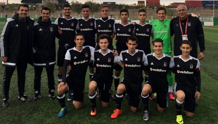 Büyükçekmece Tepecik Spor:1 Beşiktaş:5 (U-17) Büyükçekmece Tepecik Spor:1 Beşiktaş:5 (U-17)