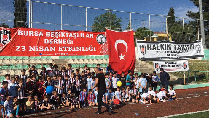 Bursa Beşiktaşlılar Derneği'nden 23 Nisan Kutlaması Bursa Beşiktaşlılar Derneği'nden 23 Nisan Kutlaması