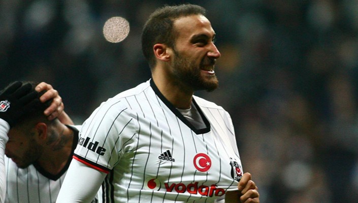 Cenk Tosun’dan Derbi Öncesi BJK TV’ye Özel Açıklamalar Cenk Tosun’dan Derbi Öncesi BJK TV’ye Özel Açıklamalar