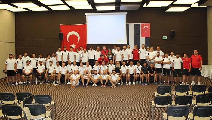 Beşiktaş JK Spor Okulları Yaz Kampında Antrenörlerimiz Sporda Geri Bildirim Eğitimi Aldı Beşiktaş JK Spor Okulları Yaz Kampında Antrenörlerimiz Sporda Geri Bildirim Eğitimi Aldı