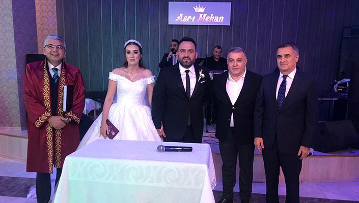 Ahmet Kavalcı ve Şenol Güneş, Nikah Şahitliği Yaptı Ahmet Kavalcı ve Şenol Güneş, Nikah Şahitliği Yaptı