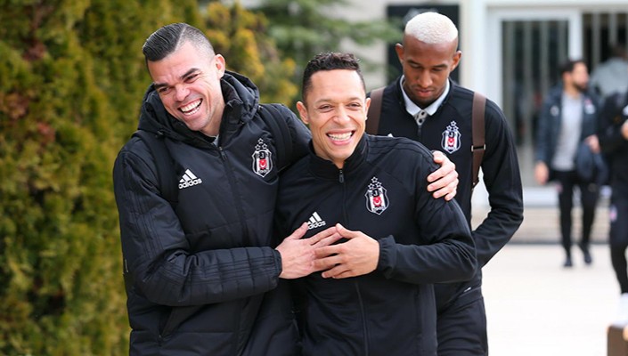 Futbol Takımımız Almanya’ya Gitti Futbol Takımımız Almanya’ya Gitti