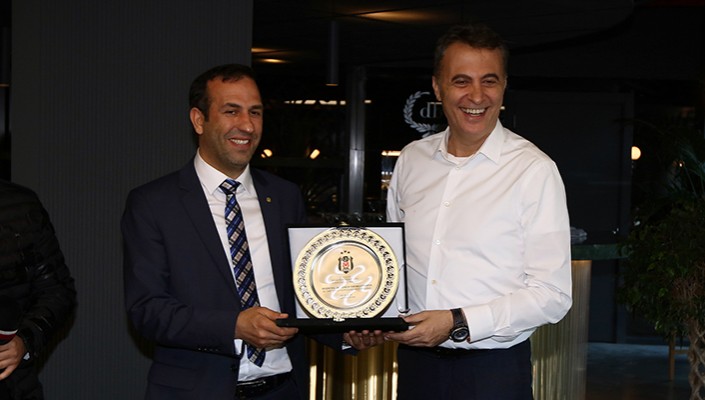E.Y. Malatyaspor Yönetimine Dostluk Yemeği E.Y. Malatyaspor Yönetimine Dostluk Yemeği