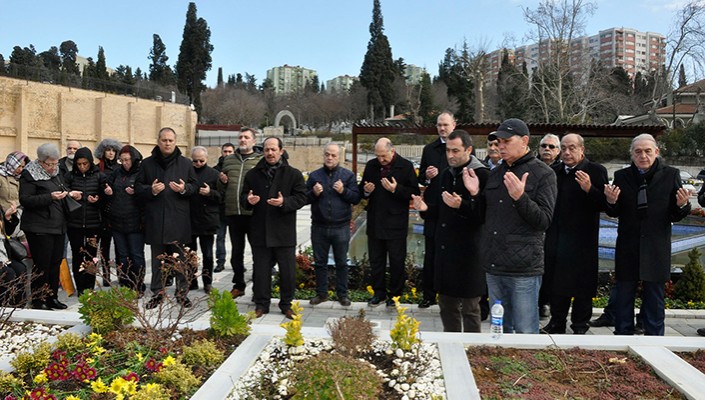 Ferhat Özgen Kabri Başında Anıldı Ferhat Özgen Kabri Başında Anıldı