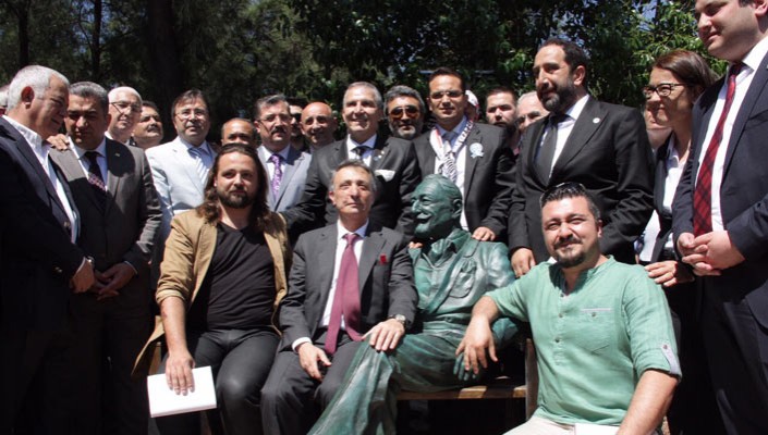 Onursal Başkanımız Merhum Süleyman Seba Anısına Yapılan Heykel ve Parkın Açılışı Yapıldı Onursal Başkanımız Merhum Süleyman Seba Anısına Yapılan Heykel ve Parkın Açılışı Yapıldı