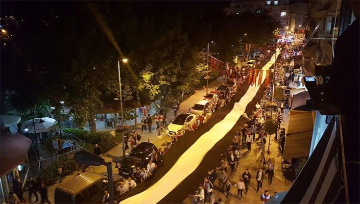 Silivri Beşiktaşlı Taraftarlar Derneği'nden Şampiyonluk Kutlaması Silivri Beşiktaşlı Taraftarlar Derneği'nden Şampiyonluk Kutlaması