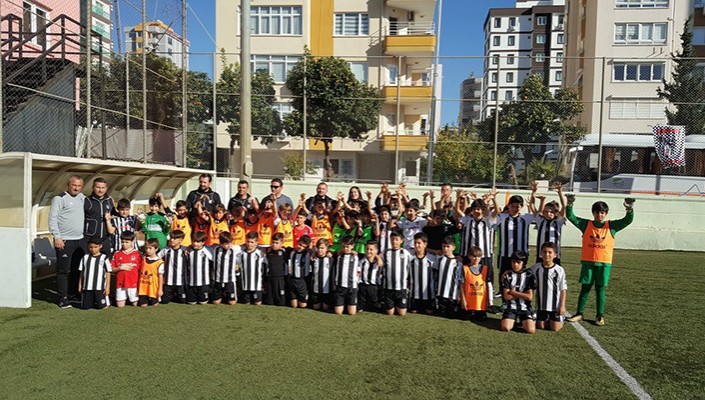 Geleceğin Kartalları Bölgesel Futbol Turnuvasının Yedinci Etabı Adana’da Yapıldı Geleceğin Kartalları Bölgesel Futbol Turnuvasının Yedinci Etabı Adana’da Yapıldı