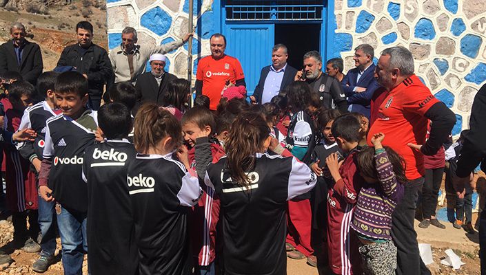Bahçeşehir Beşiktaşlılar Derneği’nden Köy Okullarına Yardım Bahçeşehir Beşiktaşlılar Derneği’nden Köy Okullarına Yardım