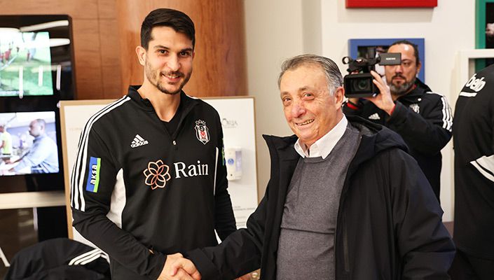 Başkanımız Ahmet Nur Çebi, Antalya’da Futbol Takımımızla Buluştu Başkanımız Ahmet Nur Çebi, Antalya’da Futbol Takımımızla Buluştu