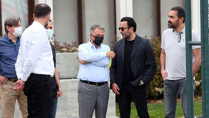 Başkanımız Ahmet Nur Çebi, Futbol Takımımızın Çalışmasını İzledi Başkanımız Ahmet Nur Çebi, Futbol Takımımızın Çalışmasını İzledi