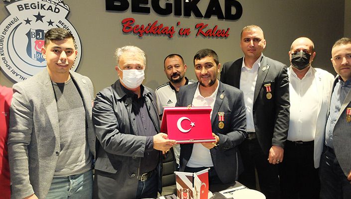 Başkanımız Ahmet Nur Çebi, Vodafone Park’ta Gazilerimizle Buluştu Başkanımız Ahmet Nur Çebi, Vodafone Park’ta Gazilerimizle Buluştu