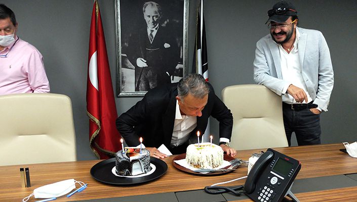 Başkanımız Ahmet Nur Çebi’nin Doğum Günü Kutlandı Başkanımız Ahmet Nur Çebi’nin Doğum Günü Kutlandı