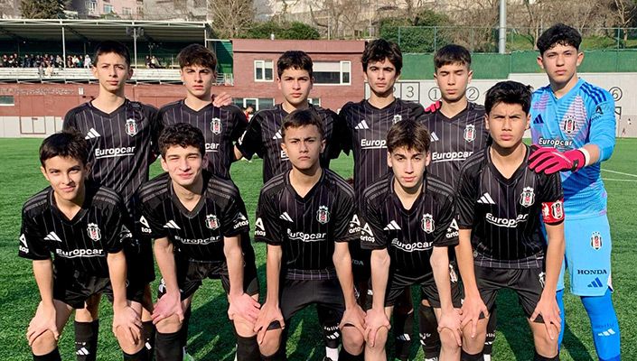Beşiktaş:3 Kasımpaşa:0 (U-14) Beşiktaş:3 Kasımpaşa:0 (U-14)