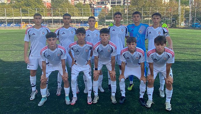 Beşiktaş:4 İstanbulspor:0 (U-17) Beşiktaş:4 İstanbulspor:0 (U-17)