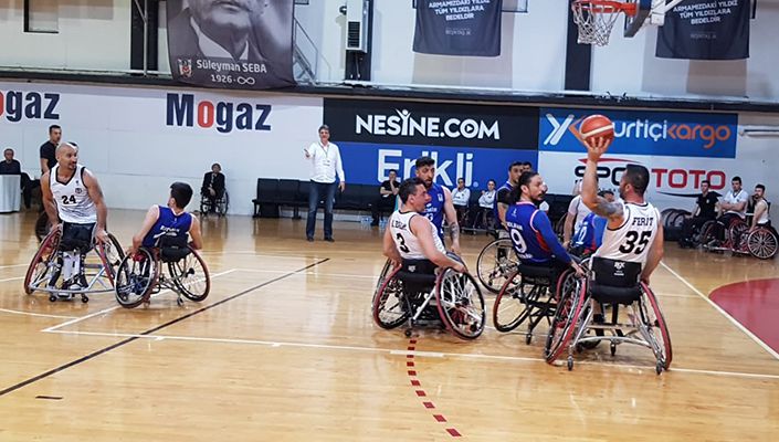 Beşiktaş:74 İzmir Bş. Bld.:69 Beşiktaş:74 İzmir Bş. Bld.:69
