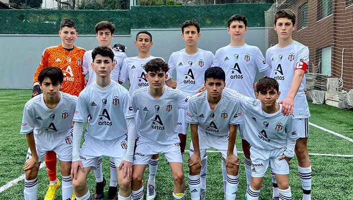 Beşiktaş Artaş:1 Sakaryaspor:0 (U-14) Beşiktaş Artaş:1 Sakaryaspor:0 (U-14)