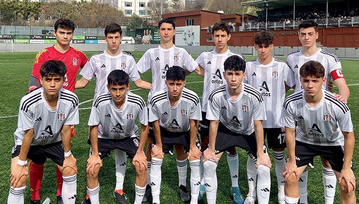 Beşiktaş Artaş:2 Darıca Gençlerbirliği:1 (U-15) Beşiktaş Artaş:2 Darıca Gençlerbirliği:1 (U-15)