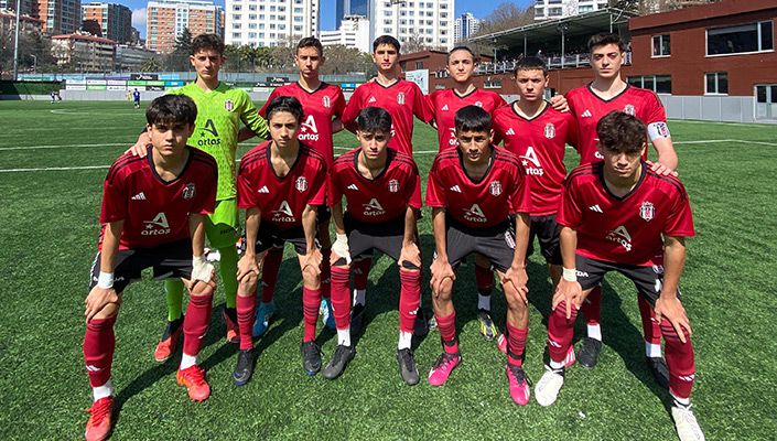 Beşiktaş Artaş:2 Kasımpaşa:1 (U-15) Beşiktaş Artaş:2 Kasımpaşa:1 (U-15)