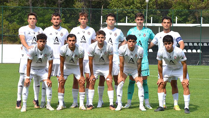 Beşiktaş Artaş:3 Kasımpaşa:0 (U-19 Hazırlık Maçı) Beşiktaş Artaş:3 Kasımpaşa:0 (U-19 Hazırlık Maçı)