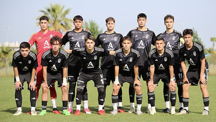 Beşiktaş Artaş U-17 Takımımız, U-17 Elit A Ligi’nde Üçüncü Oldu Beşiktaş Artaş U-17 Takımımız, U-17 Elit A Ligi’nde Üçüncü Oldu