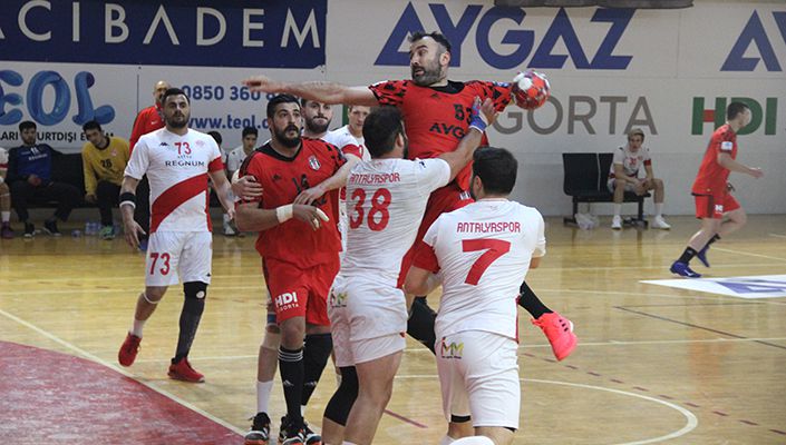Beşiktaş Aygaz, Türkiye Kupası'nda Yarı Finale Yükseldi Beşiktaş Aygaz, Türkiye Kupası'nda Yarı Finale Yükseldi