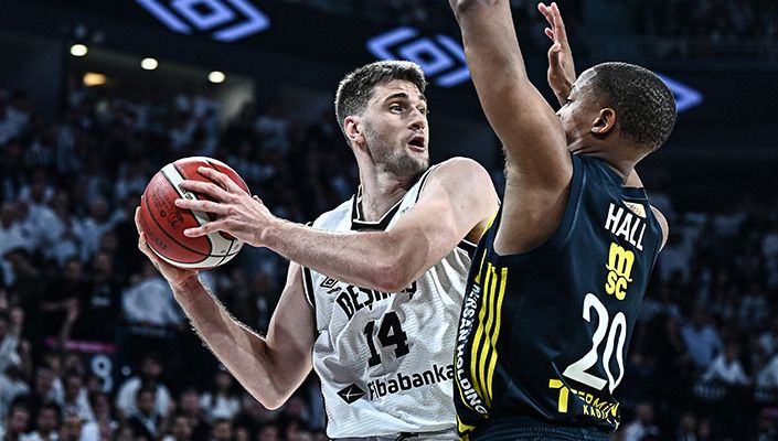 Beşiktaş Fibabanka:72 Fenerbahçe Beko:62 Beşiktaş Fibabanka:72 Fenerbahçe Beko:62