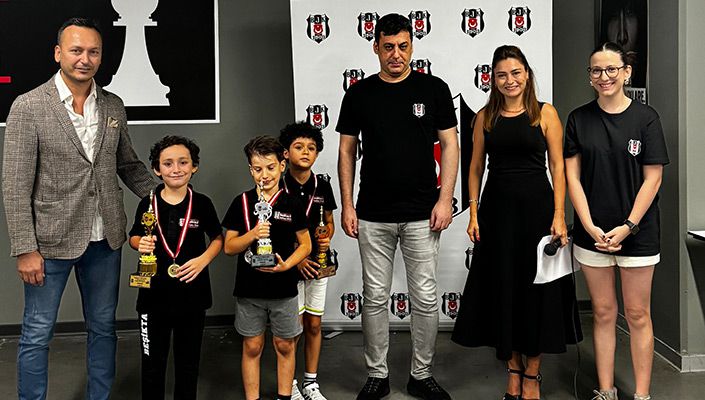 Beşiktaş JK Satranç Okulu 4. Satranç Turnuvası Tüpraş Stadyumu’nda Düzenlendi Beşiktaş JK Satranç Okulu 4. Satranç Turnuvası Tüpraş Stadyumu’nda Düzenlendi