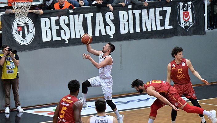 Beşiktaş Sompo Sigorta:74 Galatasaray:68 Beşiktaş Sompo Sigorta:74 Galatasaray:68