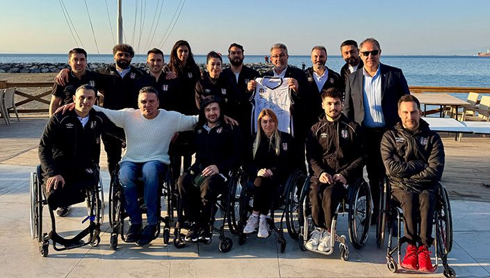 Beşiktaş Tüpraş Tekerlekli Sandalye Basketbol Takımımız, İskenderun’da Taraftarlarımızla Buluştu Beşiktaş Tüpraş Tekerlekli Sandalye Basketbol Takımımız, İskenderun’da Taraftarlarımızla Buluştu