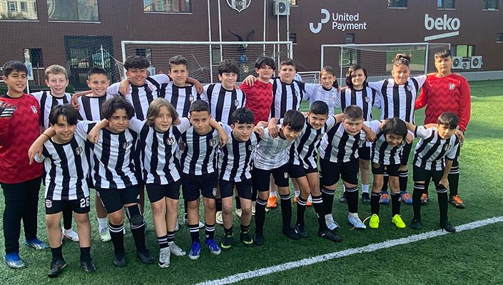 BJK İzmir Bornova ve Urla Futbol Okulları’ndan BJK Fulya Futbol Okulumuza Ziyaret BJK İzmir Bornova ve Urla Futbol Okulları’ndan BJK Fulya Futbol Okulumuza Ziyaret
