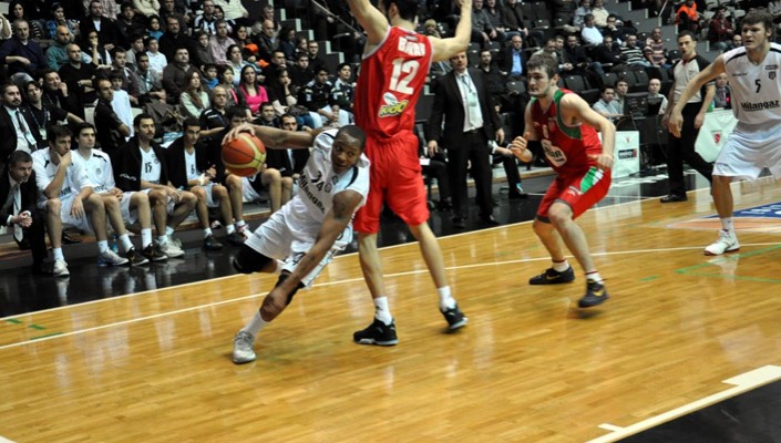 Beşiktaş Milangaz Zirve Takibinde Beşiktaş Milangaz Zirve Takibinde