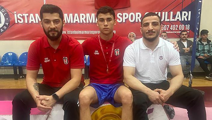 Boksörümüz Baran Dinç, İstanbul Şampiyonu Oldu Boksörümüz Baran Dinç, İstanbul Şampiyonu Oldu