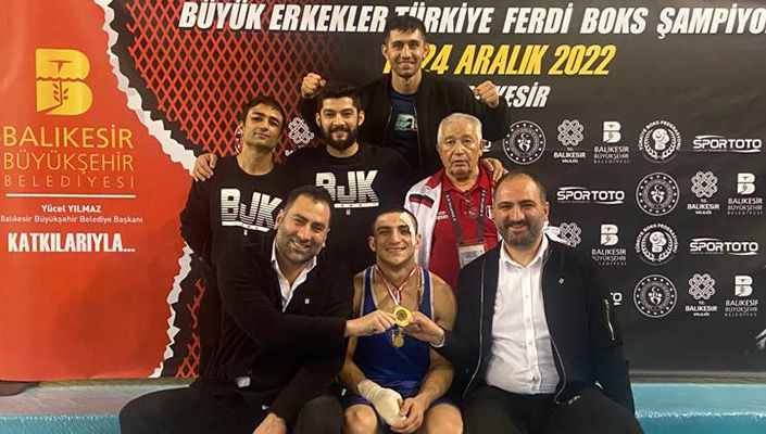 Boksorümüz Ümit Tepeli, Türkiye Şampiyonu Oldu Boksorümüz Ümit Tepeli, Türkiye Şampiyonu Oldu